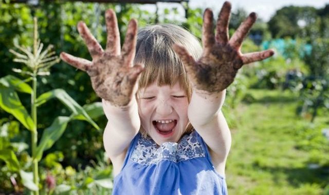 kid-with-dirt