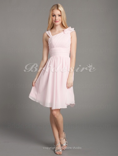 A-line Chiffon V-neck Knee-length Sleeveless Bridesmaid Dress