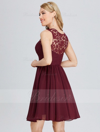 A-line V-neck Knee-length Chiffon Cocktail Dress with Lace