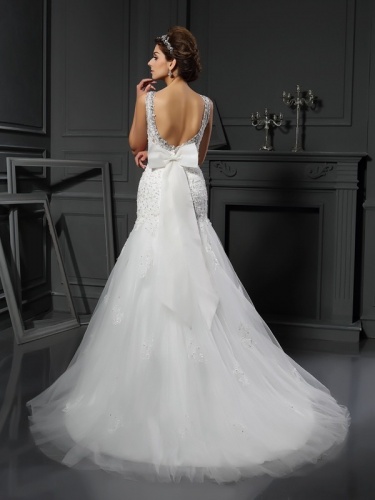 Sheath/Column Scoop Sleeveless Tulle Wedding Dress