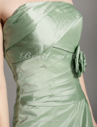 Sheath/ Column Taffeta Knee-length Side-Draped Strapless Bridesmaid Dress