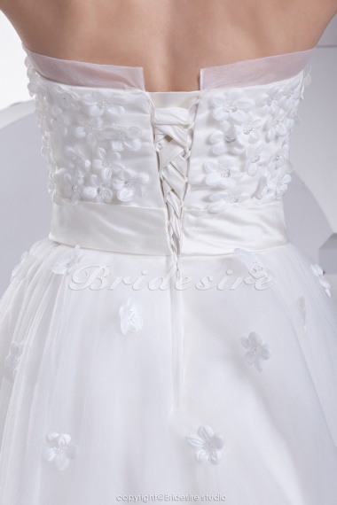 A-line Strapless Sweep Train Sleeveless Tulle Wedding Dress
