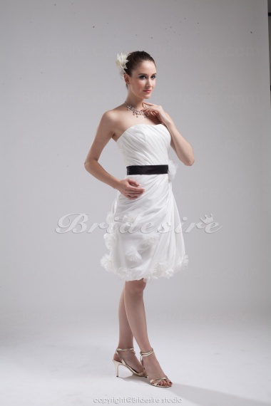 Sheath/Column Strapless Short/Mini Sleeveless Taffeta Bridesmaid Dress