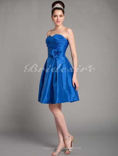 A-line Taffeta Knee-length Sweetheart Bridesmaid Dress
