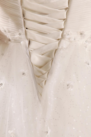 Ball Gown Sweetheart Floor-length Tulle Wedding Dress
