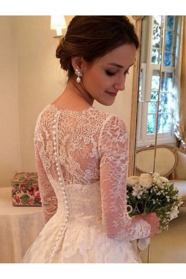 A-line Scalloped-Edge Long Sleeve Lace Wedding Dress