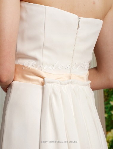 Sheath/ Column Organza Knee-length Strapless Wedding Dress