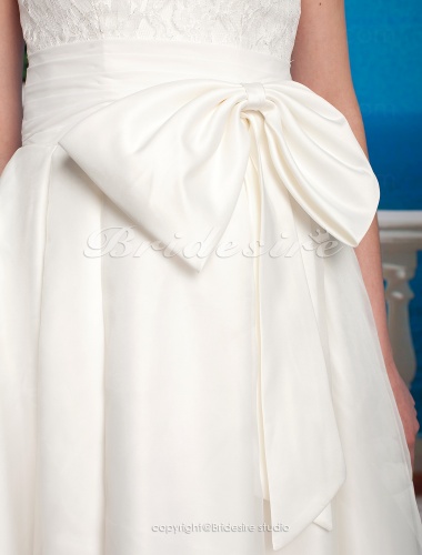 A-line Organza Lace Tea-length Scoop Wedding Dress