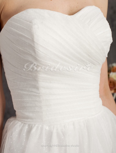 Sweetheart Tulle Sweep/Brush Train Neck Wedding Dress