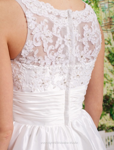 A-line Short/ Mini Taffeta Scoop Wedding Dress