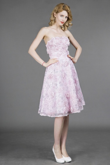 A-line Strapless Knee-length Lace Prom Dress