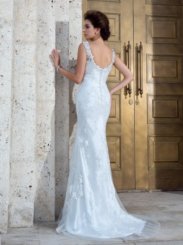 Trumpet/Mermaid V-neck Sleeveless Tulle Wedding Dress