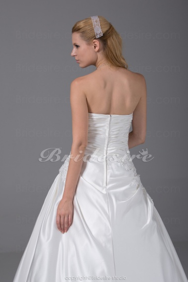 Ball Gown Strapless Floor-length Sleeveless Satin Wedding Dress