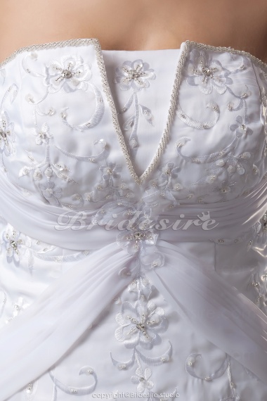 Ball Gown Strapless Court Train Sleeveless Organza Wedding Dress