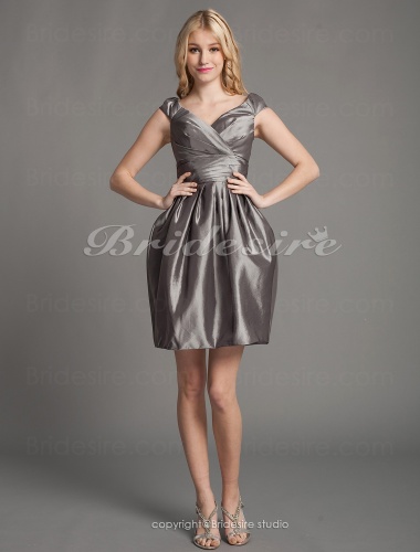Sheath/ Column Taffeta V-neck Knee-length Short Sleeve Bridesmaid Dress