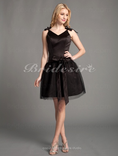 A-line Satin And Tulle V-neck Bridesmaid Dress