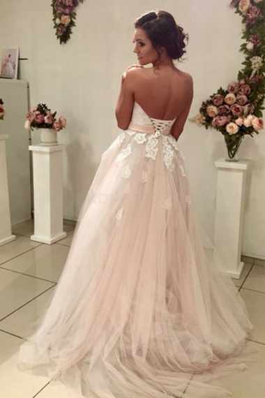 A-line Strapless Sleeveless Tulle Wedding Dress