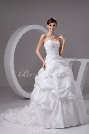 Ball Gown Sweetheart Chapel Train Sleeveless Taffeta Wedding Dress