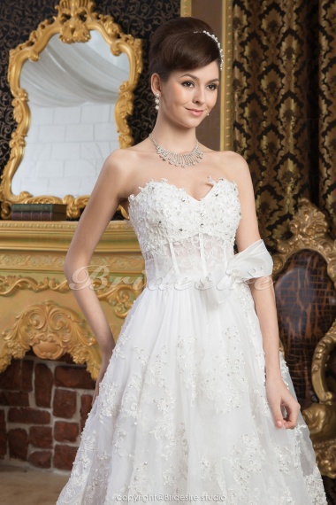 A-line Sweetheart Asymmetrical Sleeveless Lace Wedding Dress