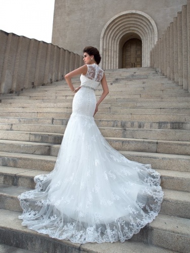 Trumpet/Mermaid V-neck Sleeveless Tulle Wedding Dress