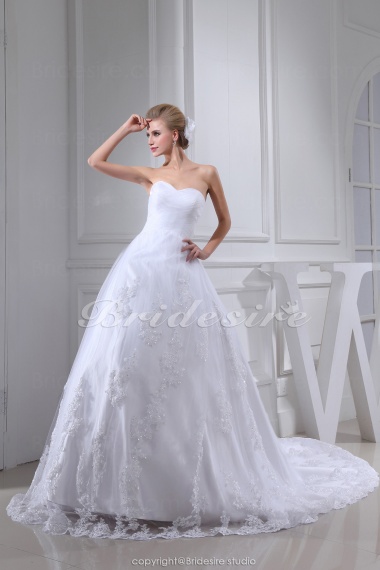 Ball Gown Sweetheart Chapel Train Sleeveless Lace Wedding Dress