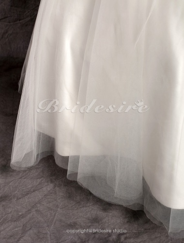 Ball Gown Organza Floor-length Sweetheart Wedding Gown