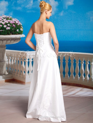 A-line Charming Tulle Floor-length Strapless Wedding Dress