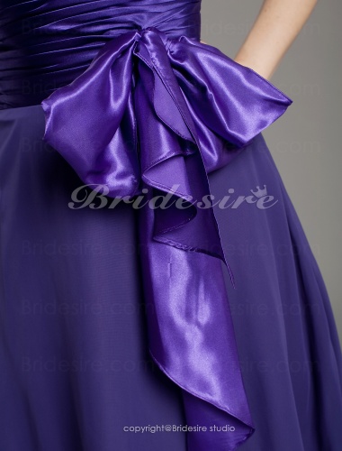 A-line V-neck Halter Chiffon Matte Satin Knee-length Bridesmaid/ Wedding Party Dress