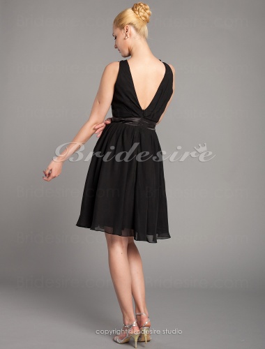 A-line Chiffon Knee-length High Neck Mother of the Bride Dress