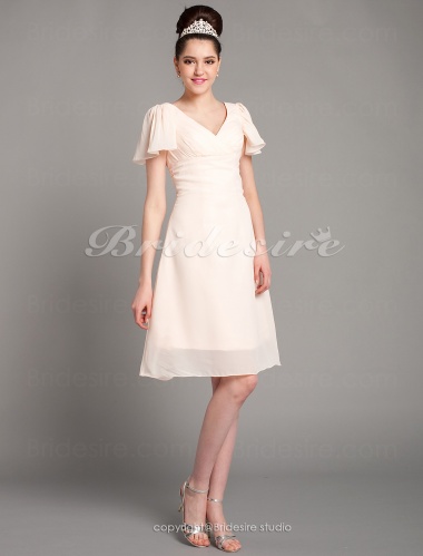 A-line Knee-length Chiffon V-neck Bridesmaid Dress