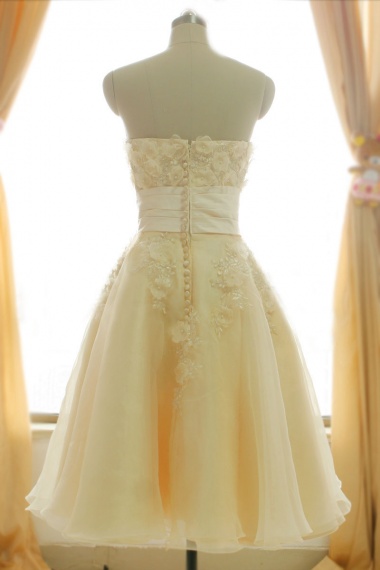 A-line Strapless Knee-length Organza Prom Dress