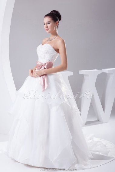 Ball Gown Sweetheart Court Train Sleeveless Organza Wedding Dress