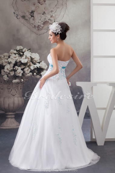 Ball Gown Strapless Floor-length Sleeveless Tulle Wedding Dress