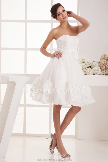 Princess Strapless Knee-length Sleeveless Lace Wedding Dress