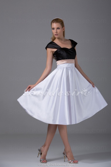 A-line Sweetheart Knee-length Sleeveless Stretch Satin Dress