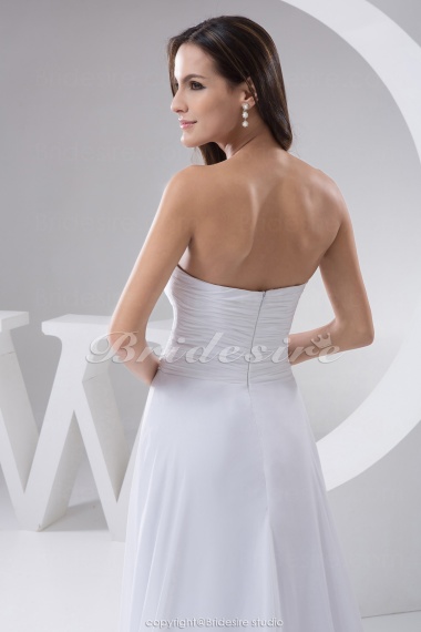 A-line Sweetheart Chapel Train Sleeveless Chiffon Wedding Dress