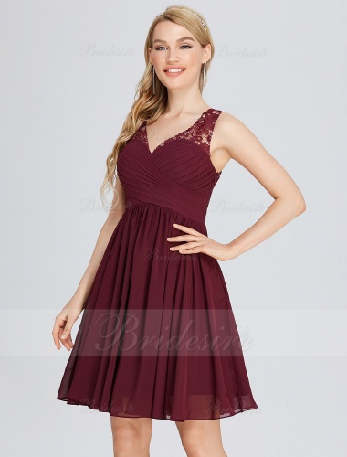 A-line V-neck Knee-length Chiffon Cocktail Dress with Lace