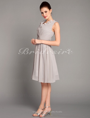 A-line Chiffon Knee-length V-neck Cocktail Dress