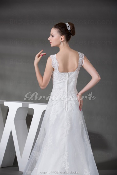 A-line Straps Court Train Sleeveless Lace Wedding Dress