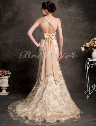 Trumpet/ Mermaid Court Train V-neck Chiffon And Lace Wedding Dress