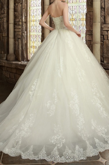 Ball Gown Scalloped-Edge Sweep/Brush Train Lace Wedding Dress