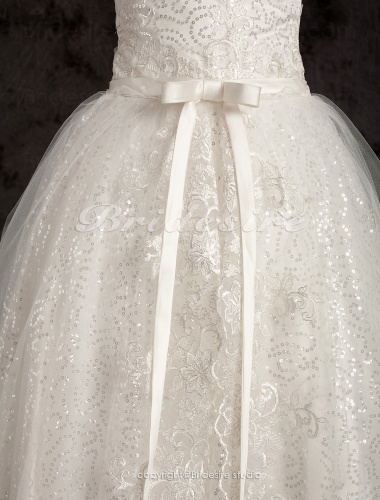 A-line Floor-length Tulle Strapless Wedding Dress