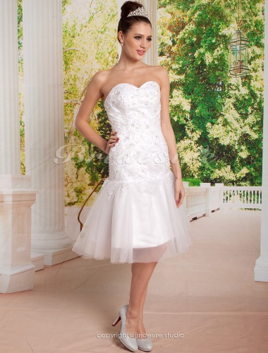 Sheath/ Column Tulle And Lace Knee-length Sweetheart Wedding Dress