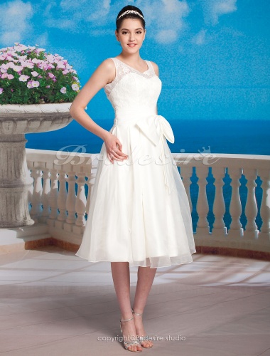 A-line Organza Lace Tea-length Scoop Wedding Dress