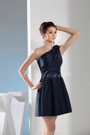 A-line One Shoulder Knee-length Sleeveless Satin Dress