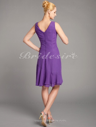 Sheath/Column Chiffon Knee-length V-neck Mother Of The Bride Dress With A Wrap