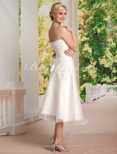 A-line Organza Knee-length Sweetheart Wedding Dress
