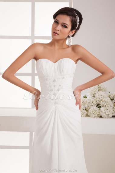 A-line Sweetheart Floor-length Court Train Sleeveless Chiffon Wedding Dress