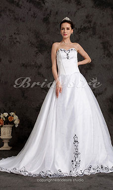 Ball Gown Chapel Train Sweetheart Wedding Dress With Embroidery