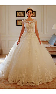 Ball Gown Scalloped-Edge Sleeveless Lace Wedding Dress